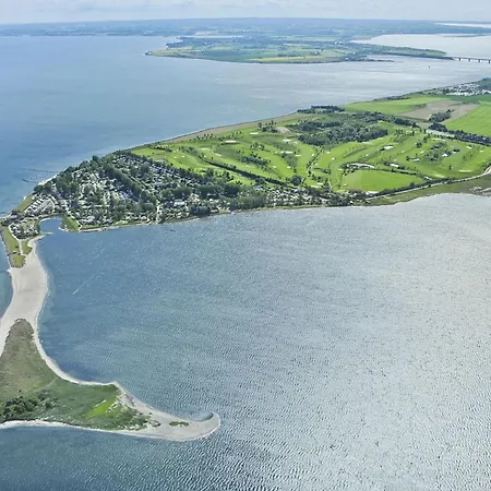 By The Swimming Pool F 997 Dom wakacyjny