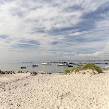 Dom wakacyjny By The Swimming Pool F 997 *